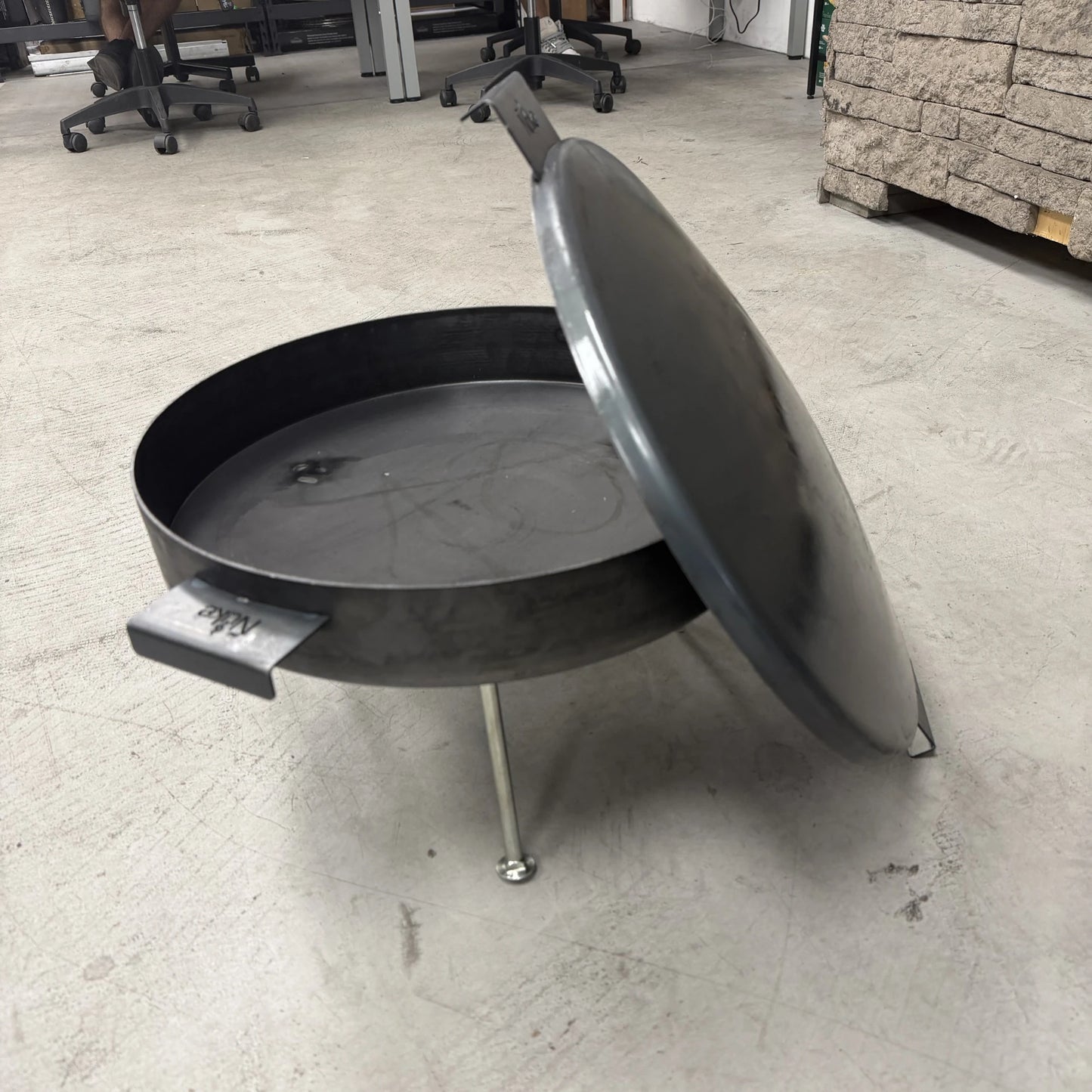 Ñuke BBQ Plow Disc with Lid