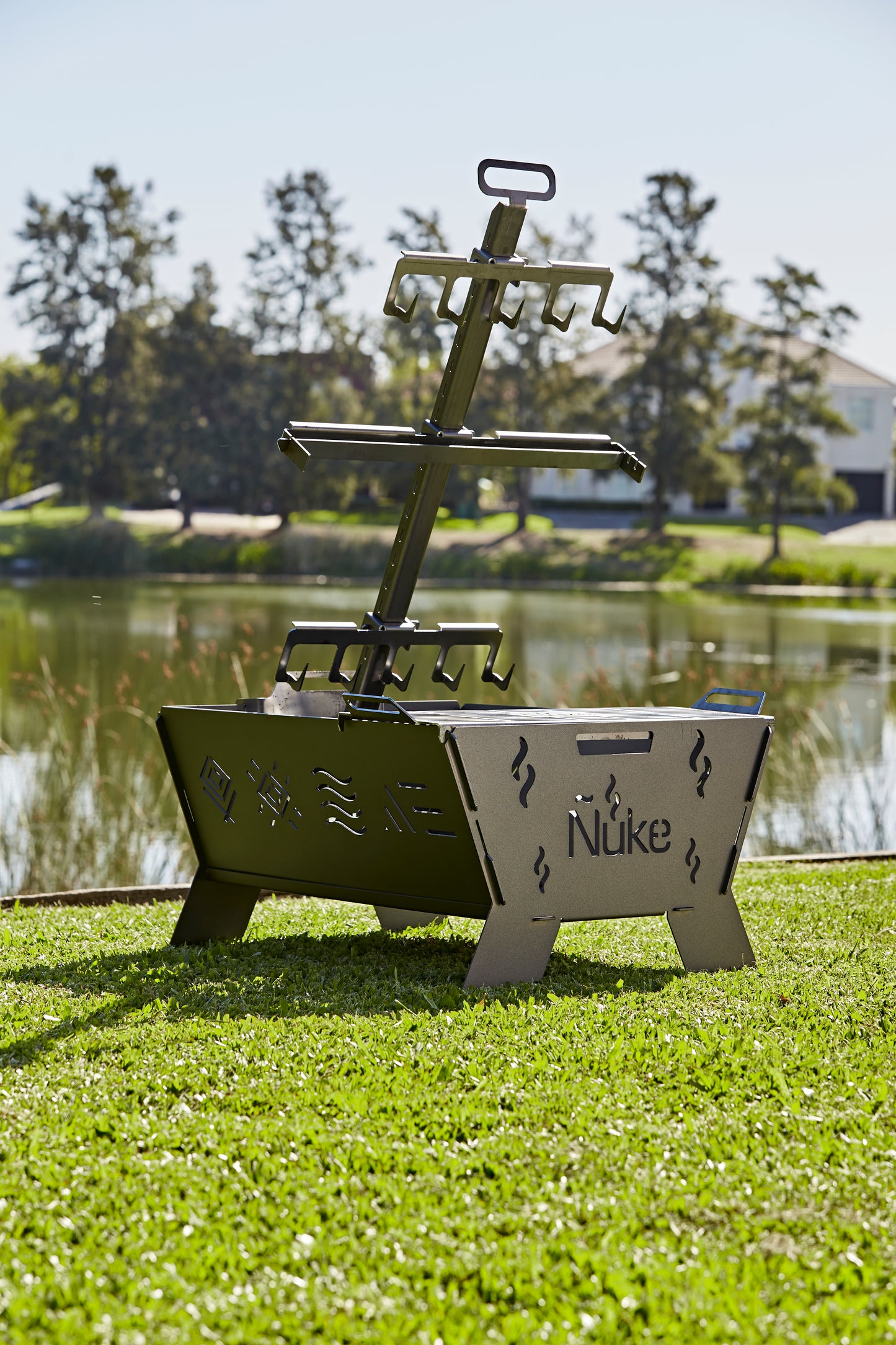 Ñuke Huapi 70 - Collapsible Fire Pit Grill