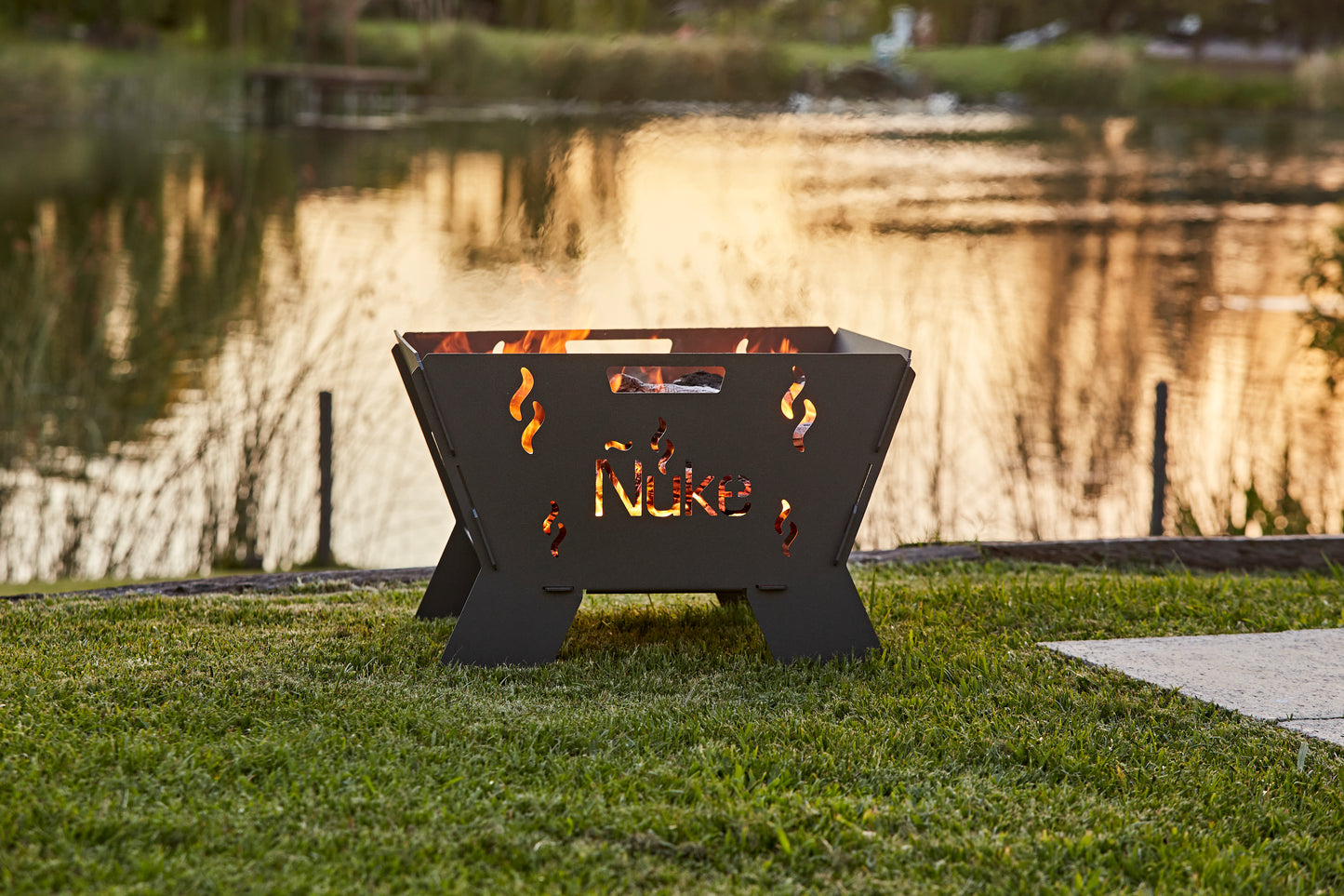 Ñuke Huapi 50 - Collapsible Fire Pit Grill