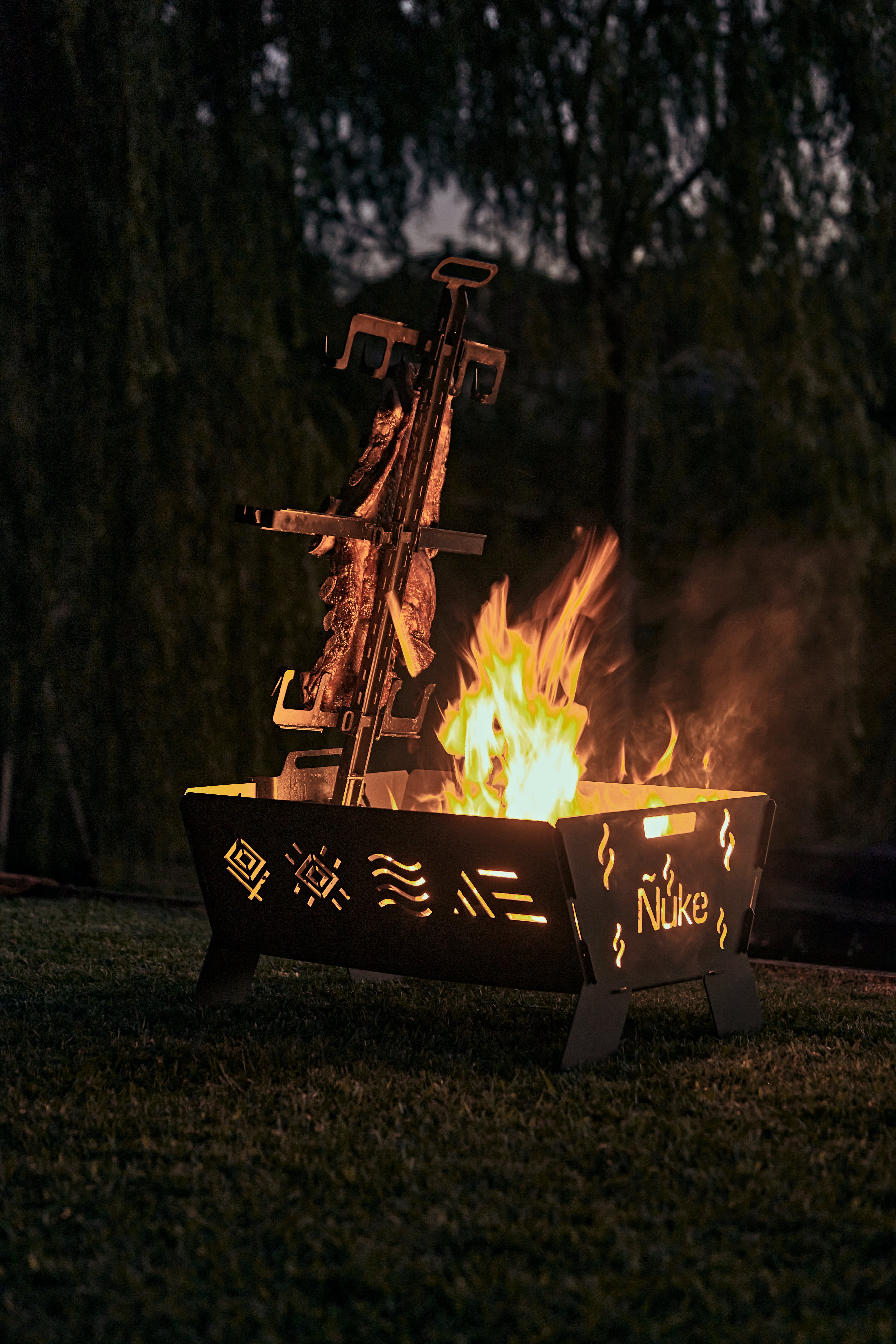 Ñuke Huapi 70 - Collapsible Fire Pit Grill – Nuke BBQ